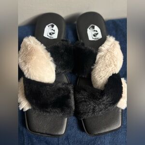 VHNY Criss Cross Fuzzy Flurry Cozy Slides Warm Slippers for Indoor Outdoor
#B